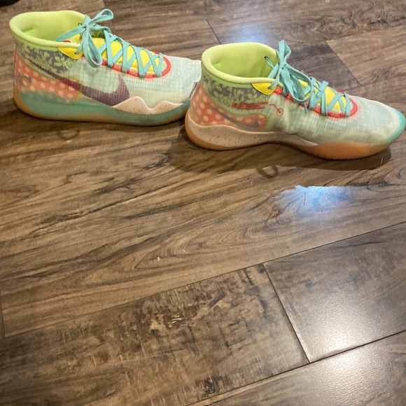 KD 12’s peach jam color way main image 2